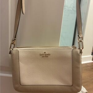 kate spade beige pebbled leather crossbody with gold hardware